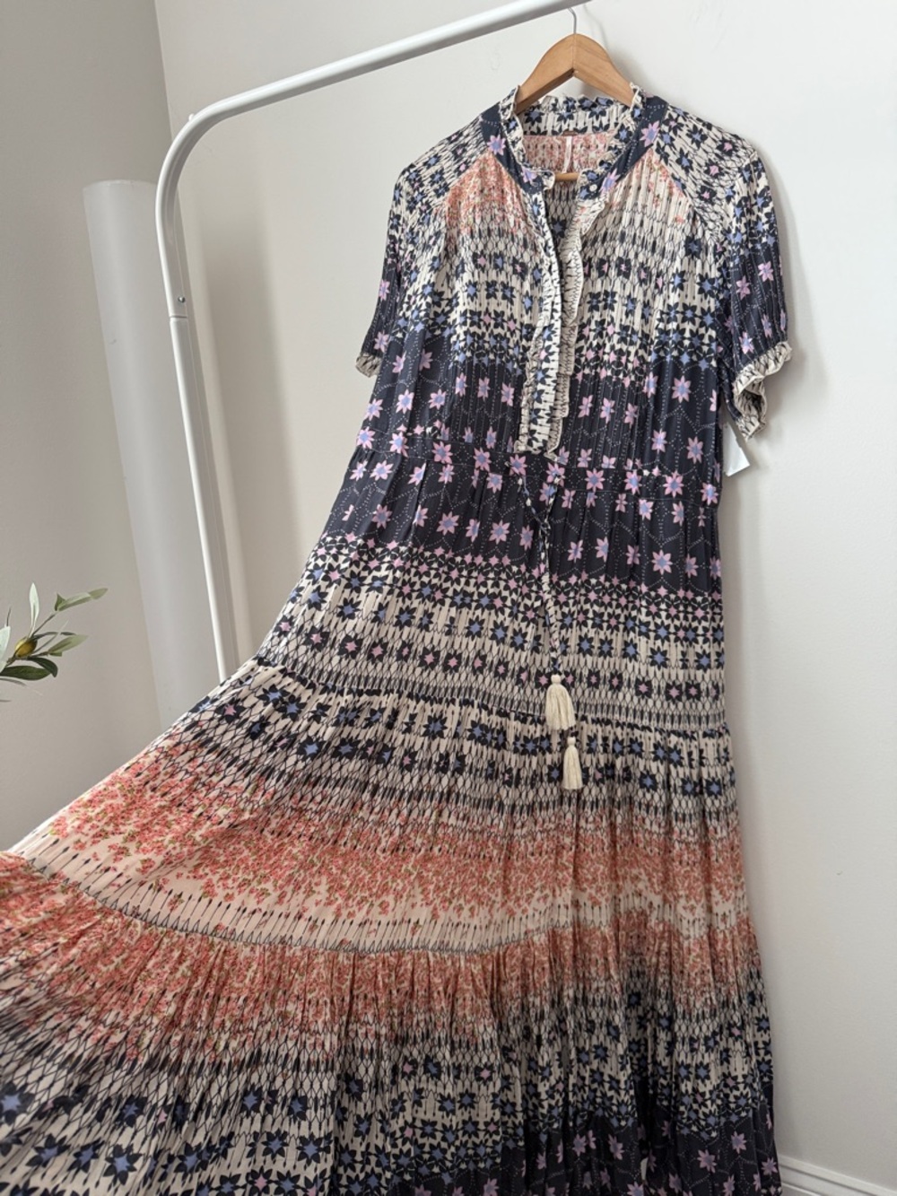 Free People Rare Feelings Maxi Dress- Medium in Swan Combo Size L - Picture 3 of 11